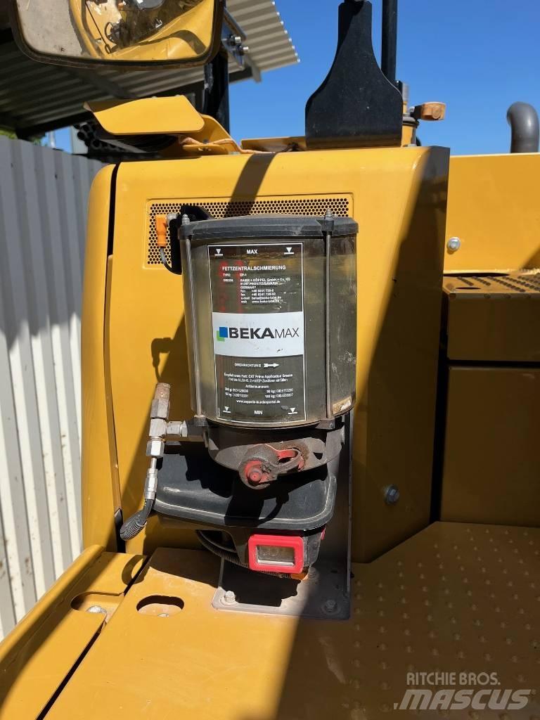 CAT 325 Pelle sur chenilles