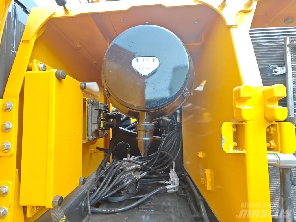 Volvo EC 250 D L Pelle sur chenilles
