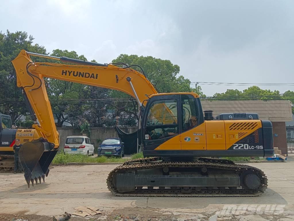 Hyundai R220LC-9S Pelle sur chenilles