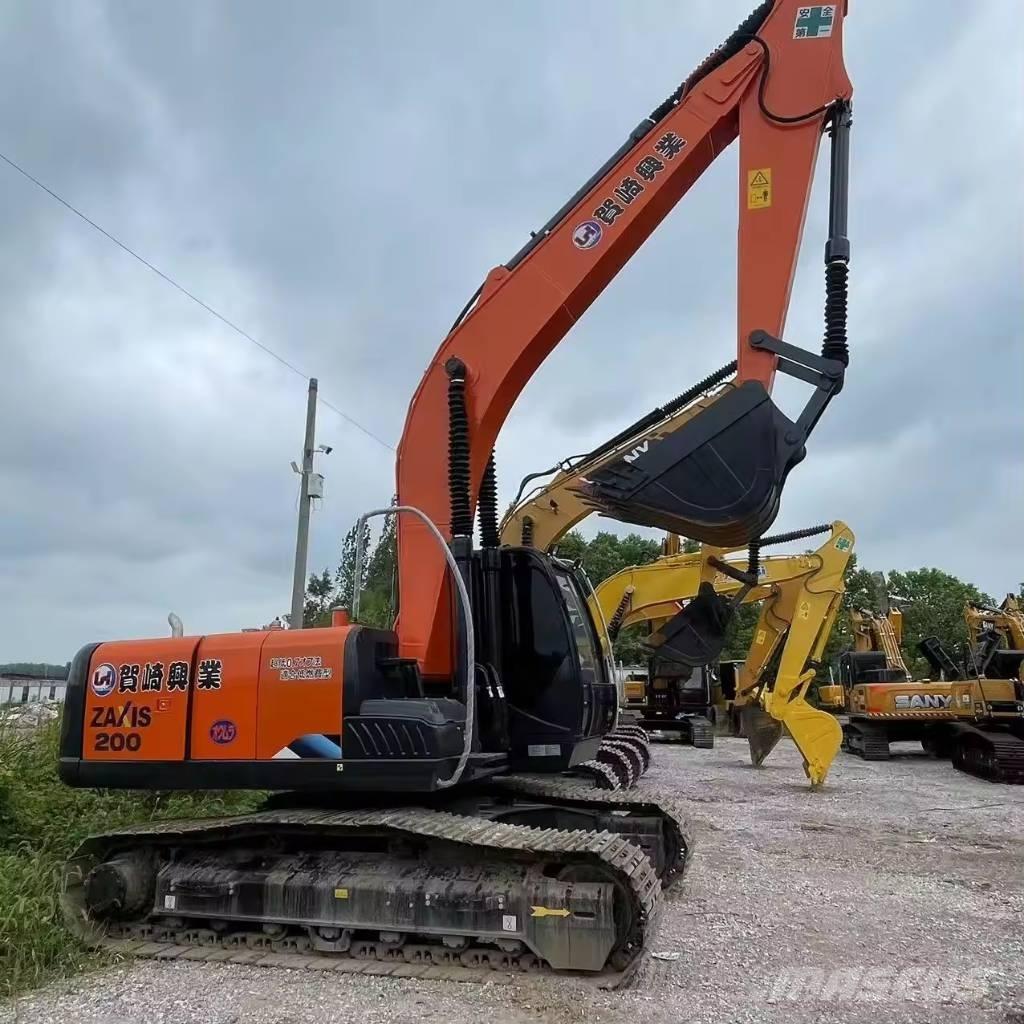 Hitachi ZX 200 Pelle sur chenilles