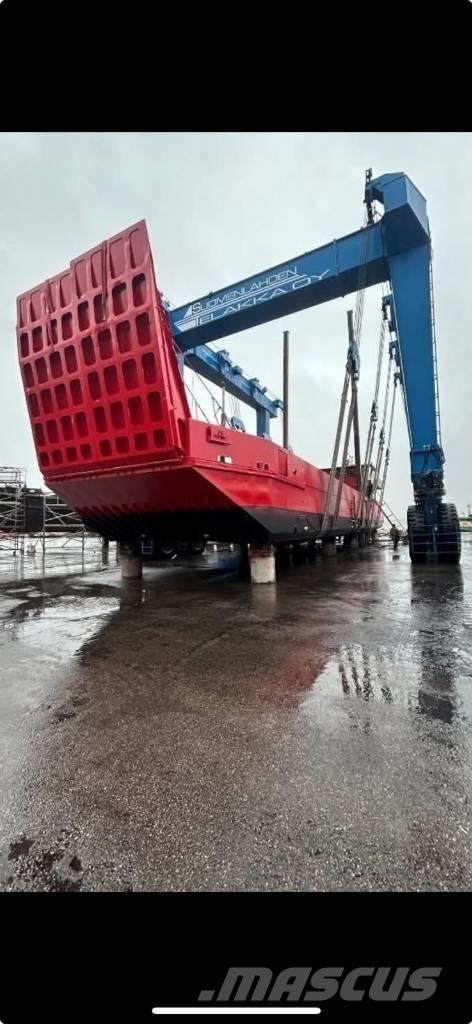  Cargo Ship Ganador Bateaux de travail, barges et pontons