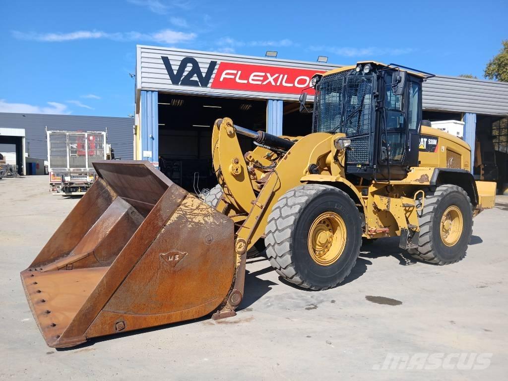 CAT 938 Chargeuse sur pneus