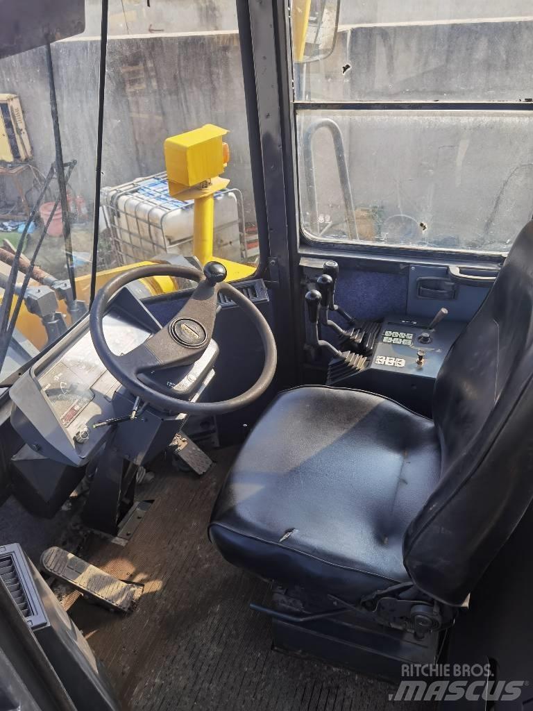 Komatsu WA 470 Chargeuse sur pneus