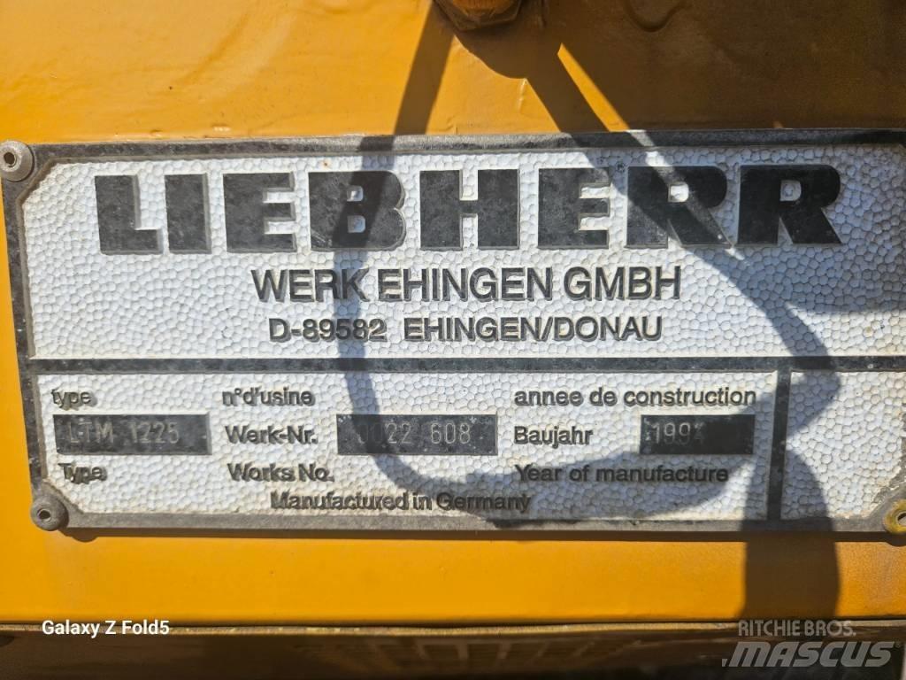 Liebherr LTM1225 Grues tout terrain