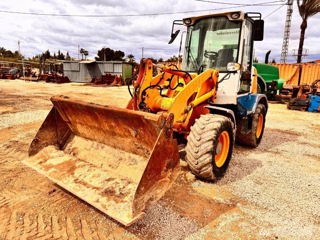 Liebherr L 507 Chargeuse sur pneus
