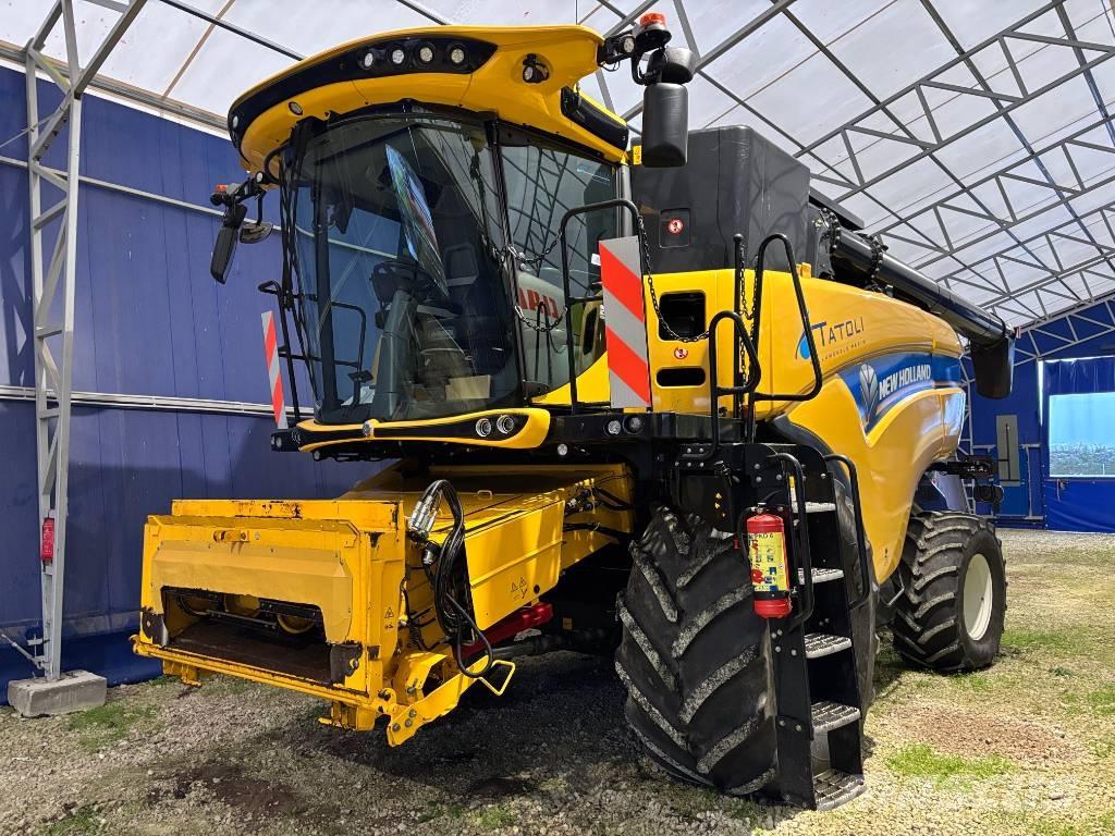 New Holland CX 8.90 Moissonneuse batteuse