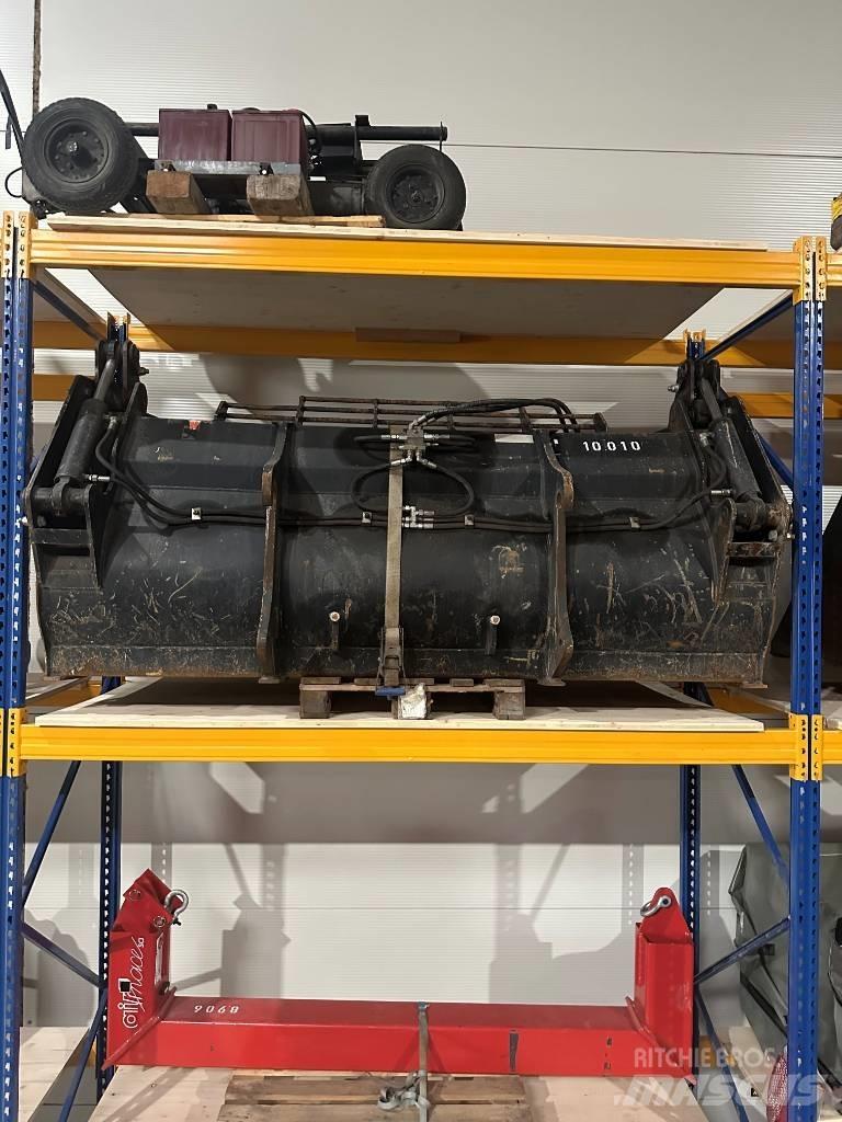 Sennebogen 305 Chariot télescopique