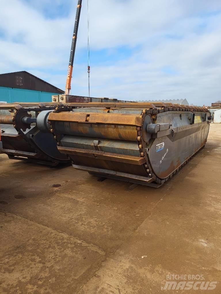 Volvo 210CLR Pelles amphibies