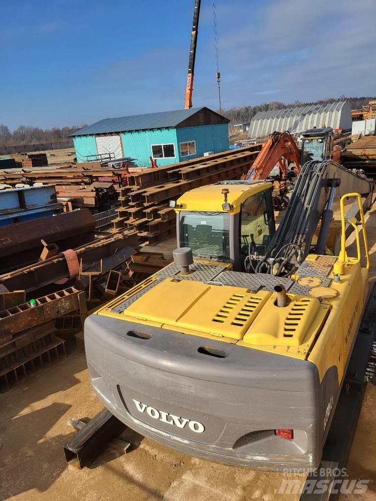 Volvo 210CLR Pelles amphibies