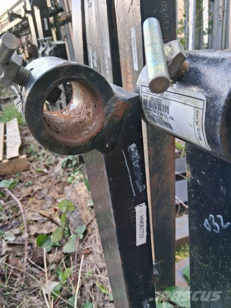 JCB Q FIT FORKS Autres équipements de chargement et de levage