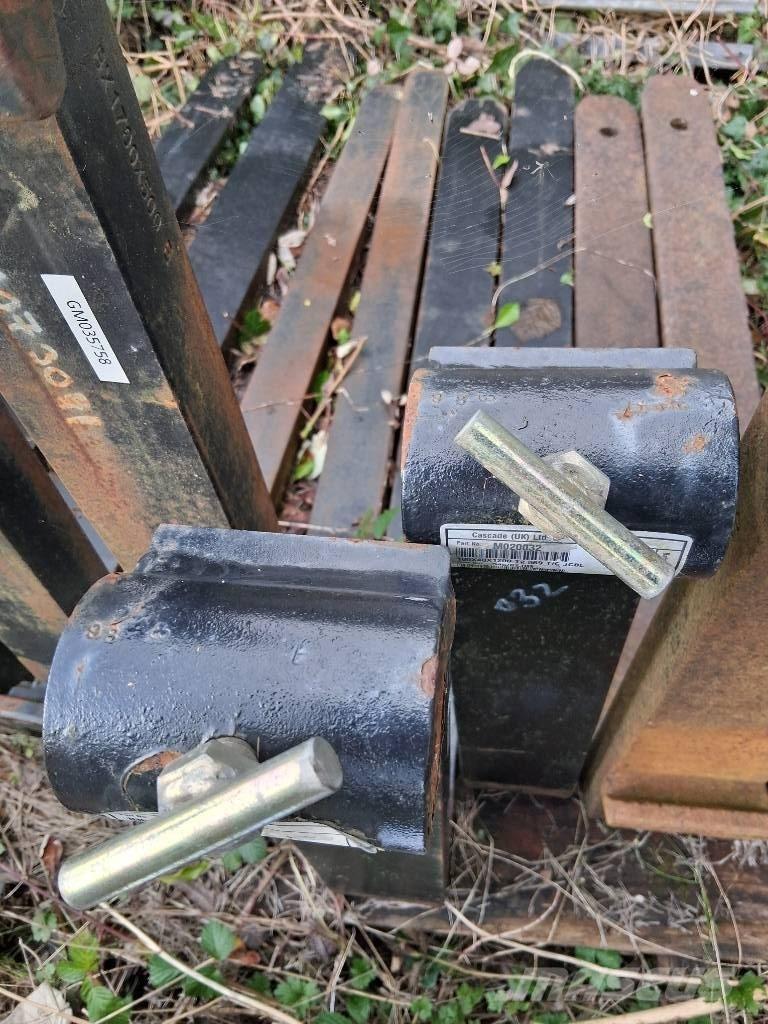 JCB Q FIT FORKS Autres équipements de chargement et de levage