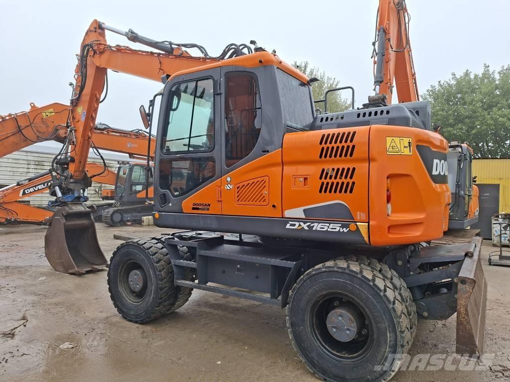 Doosan DX 165 W-5 Pelle sur pneus