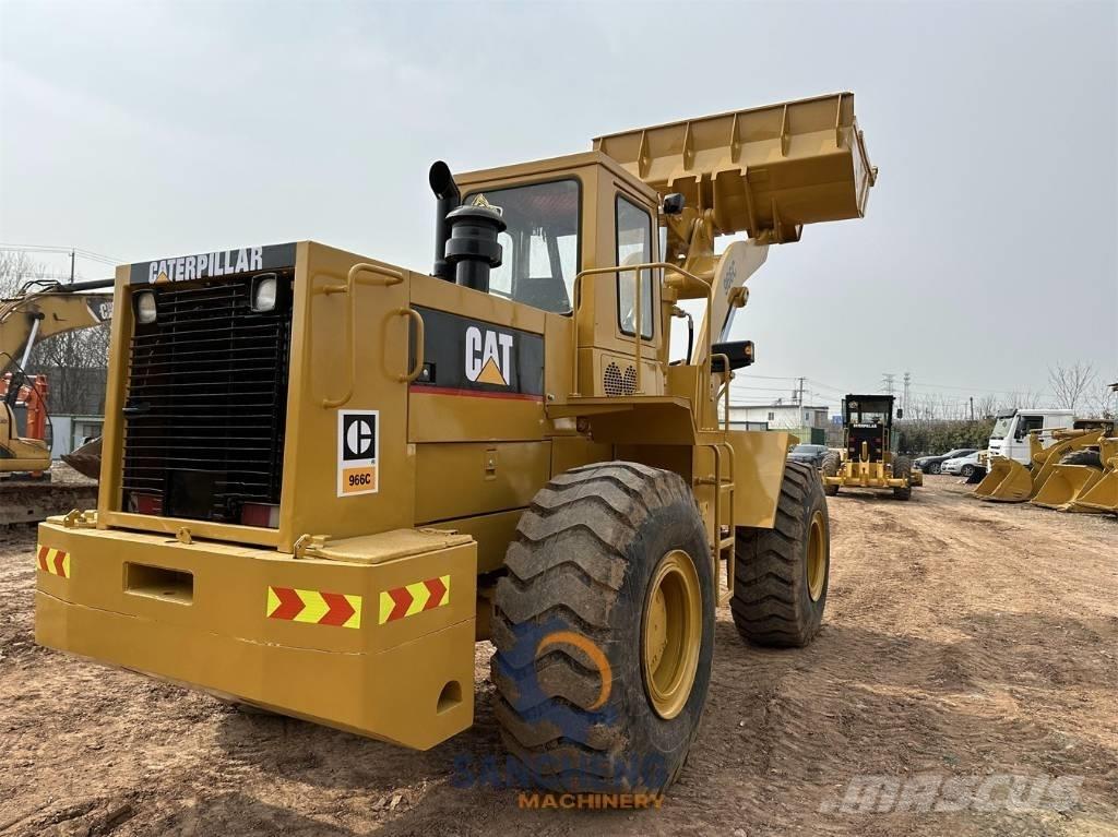 CAT 966C Chargeuse sur pneus