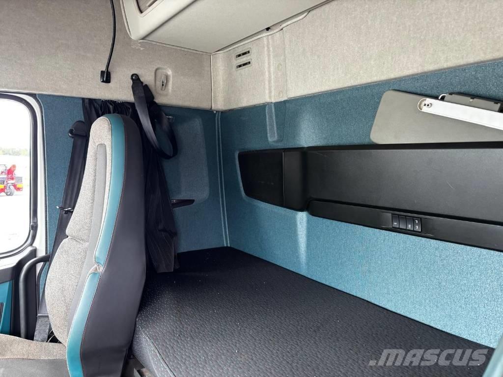 Volvo FM 330 Camion Fourgon