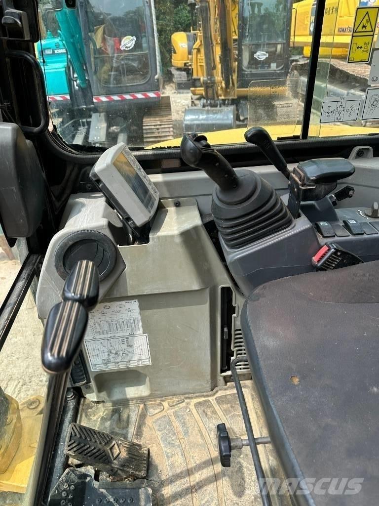 CAT 303.5E2 Mini pelle < 7t