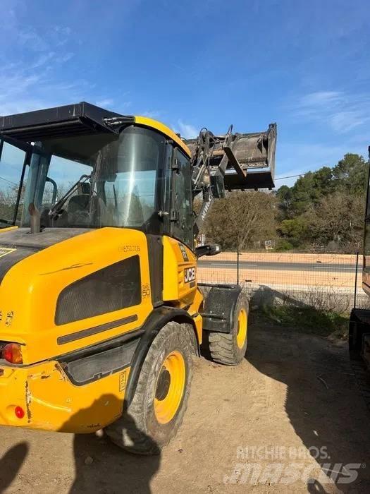 JCB 407 Chargeuse sur pneus