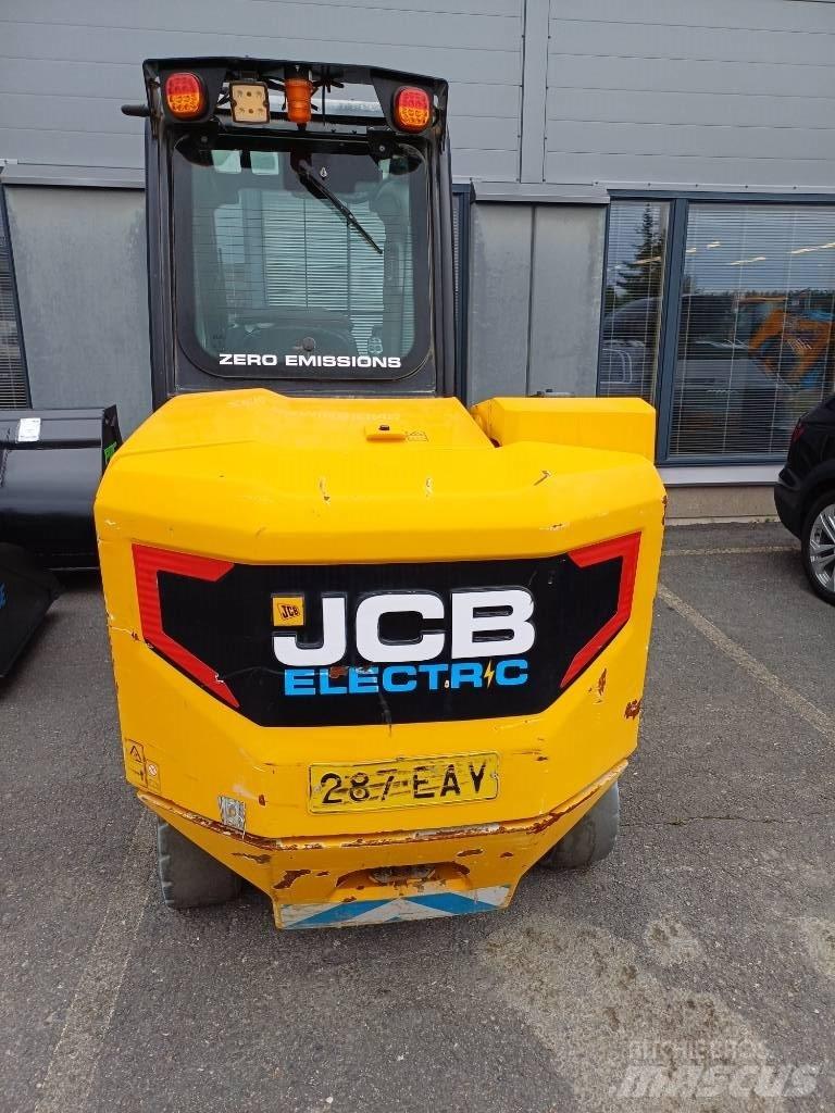 JCB TLT30-19E 2WD Chariots élévateurs électriques