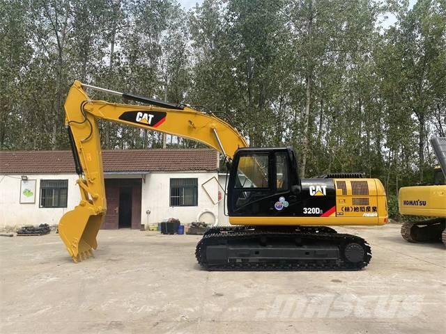 CAT 320D2 Pelle sur chenilles