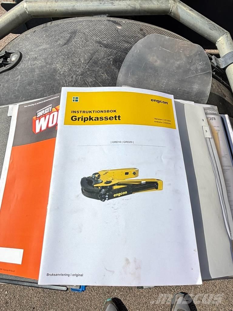 Doosan DX 160 W Pelle sur pneus