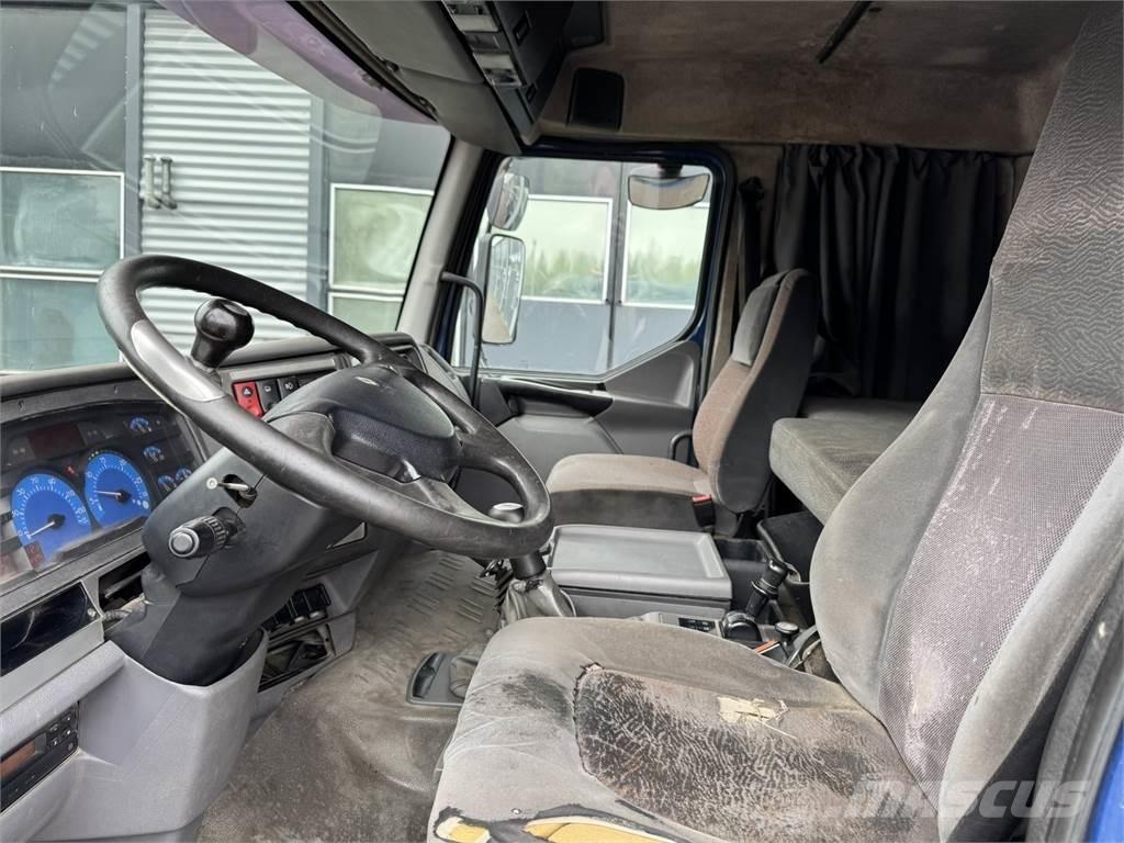 Sisu E12M 10X4 Camion benne