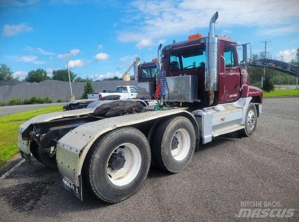 Mack CH 613 Tracteur routier
