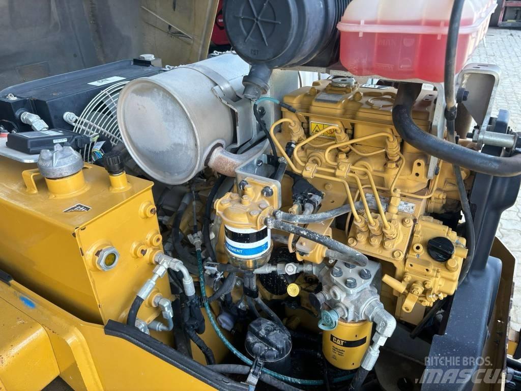 CAT CB 24 B Rouleaux tandem