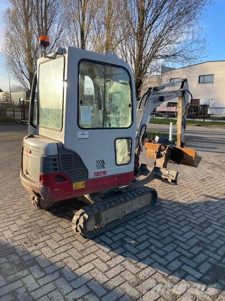 Takeuchi TB 219 Mini pelle < 7t
