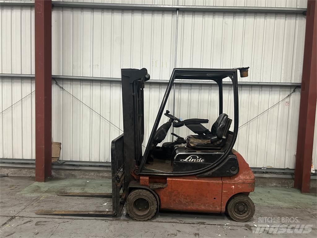Linde E18P-02 Chariots élévateurs électriques