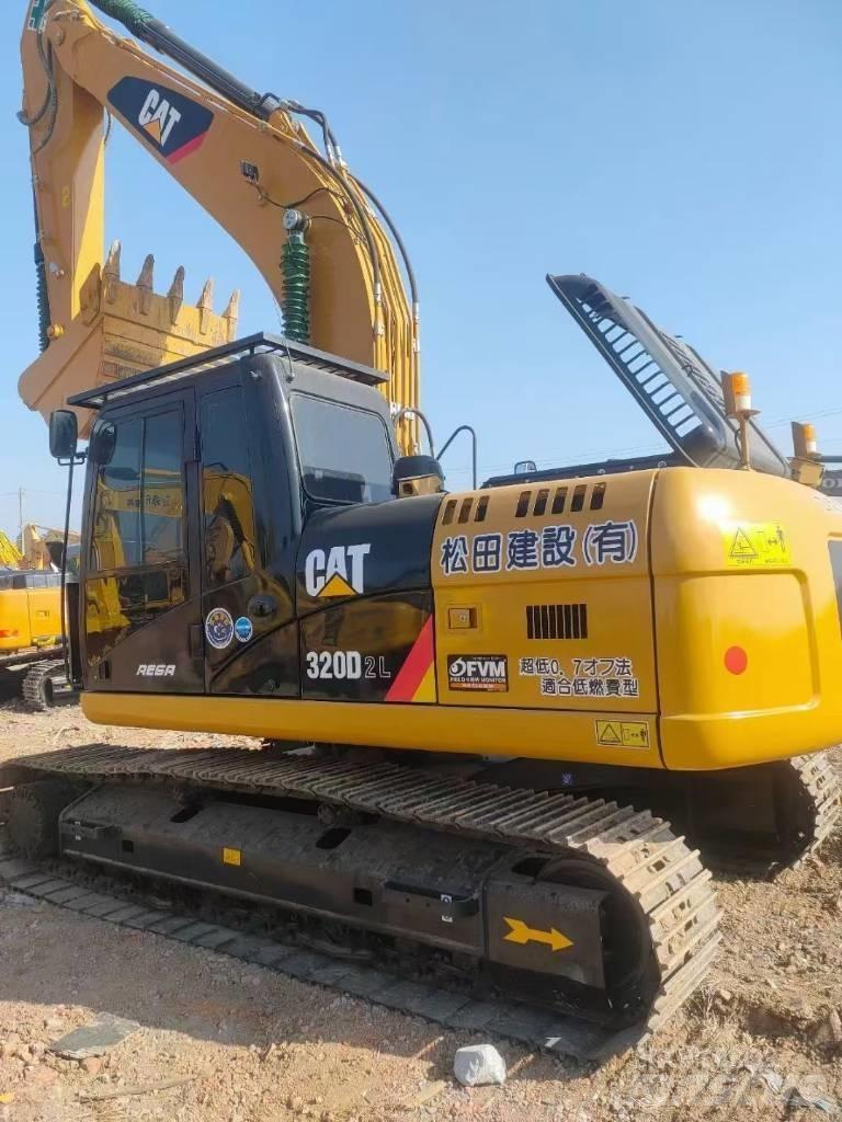 CAT 320D2L Pelle sur chenilles