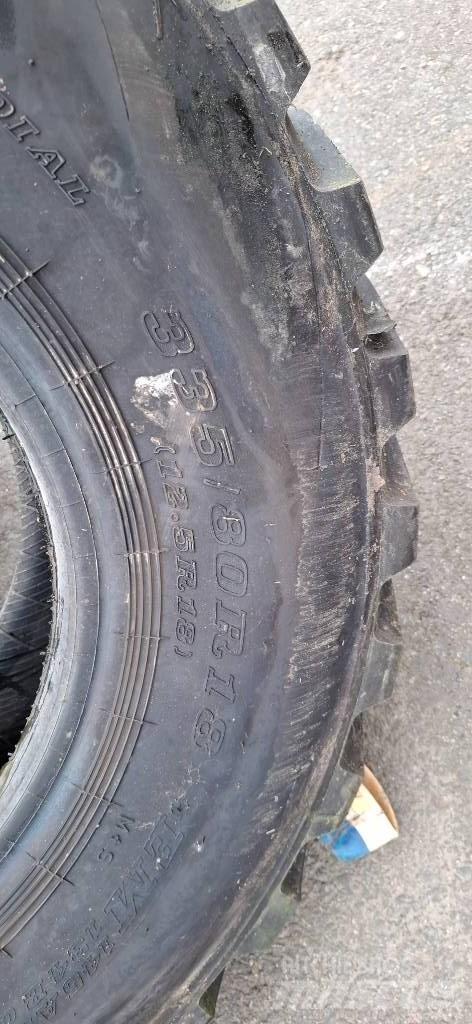 Dunlop 335/80R18 Pneus, roues et jantes