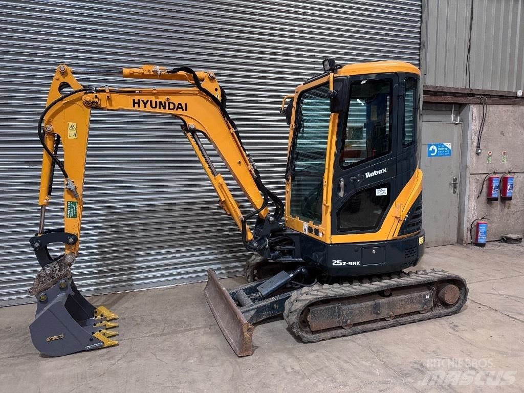 Hyundai R25Z-9 AK Mini pelle < 7t
