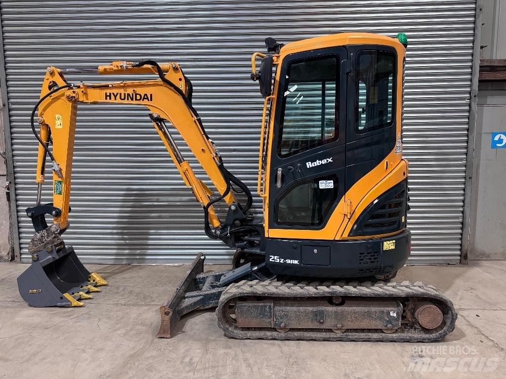 Hyundai R25Z-9 AK Mini pelle < 7t