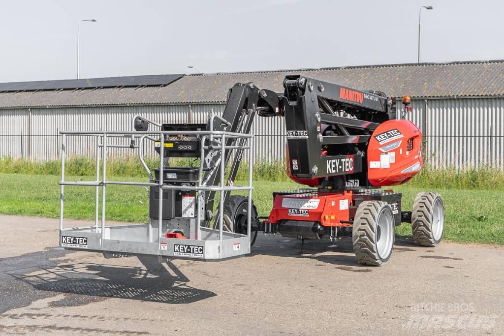 Manitou 160 ATJ e Nacelles articulées