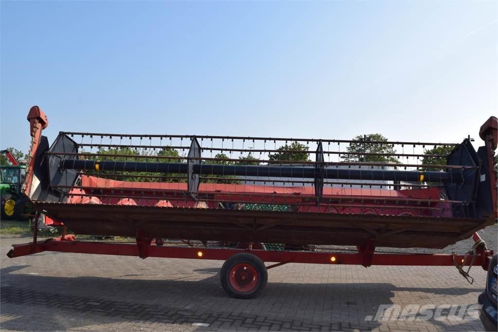 Case IH 1680 Axial Moissonneuse batteuse