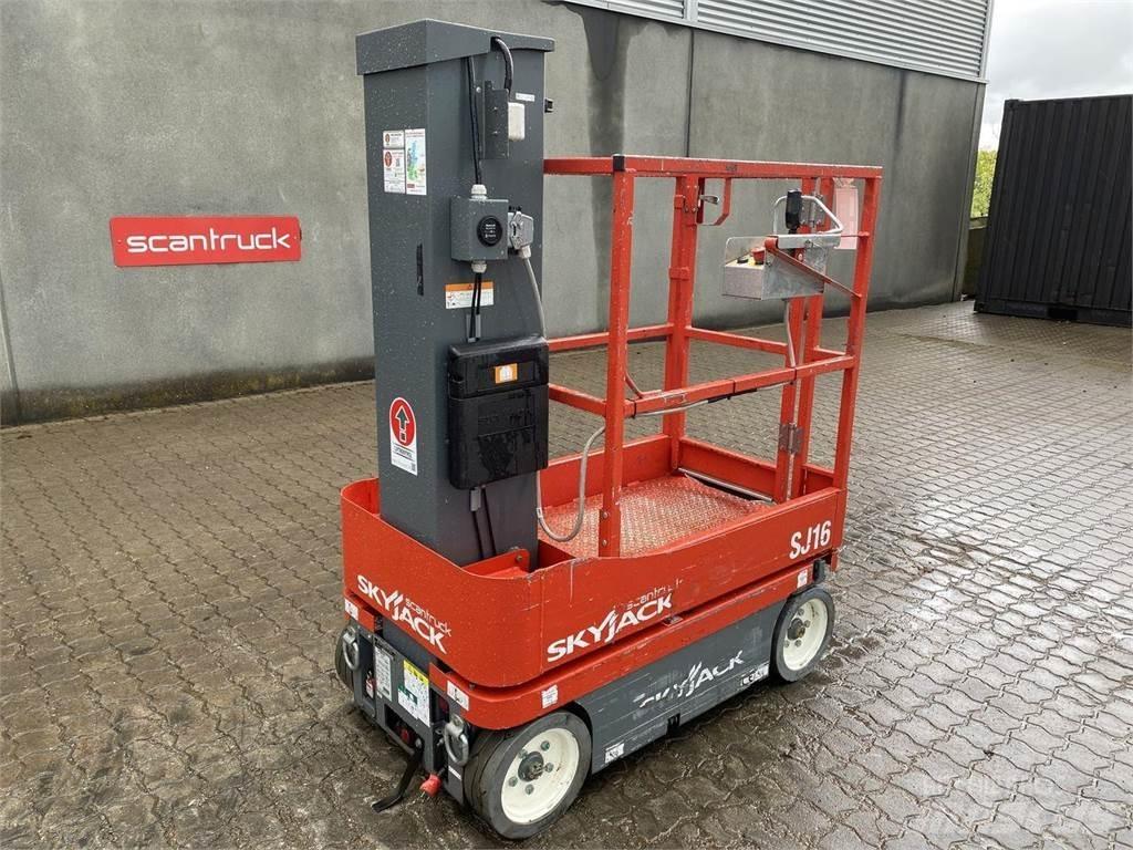 SkyJack SJ16 Mât vertical