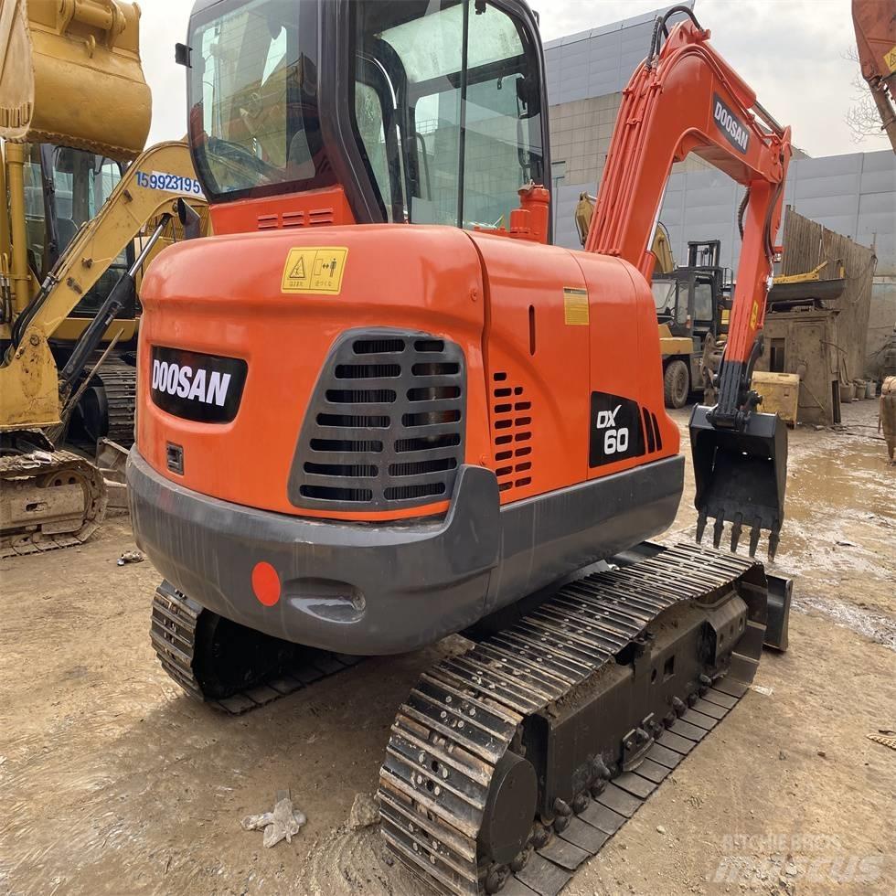 Doosan DX 60 Pelle sur chenilles