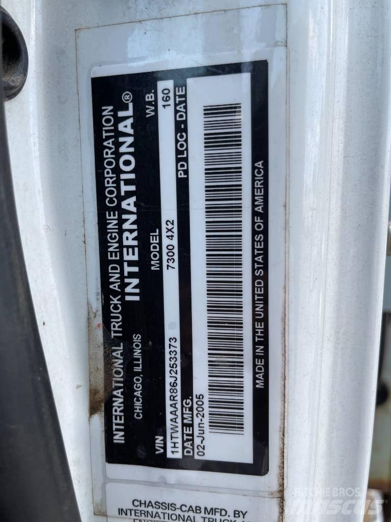 International 7300 Camion benne
