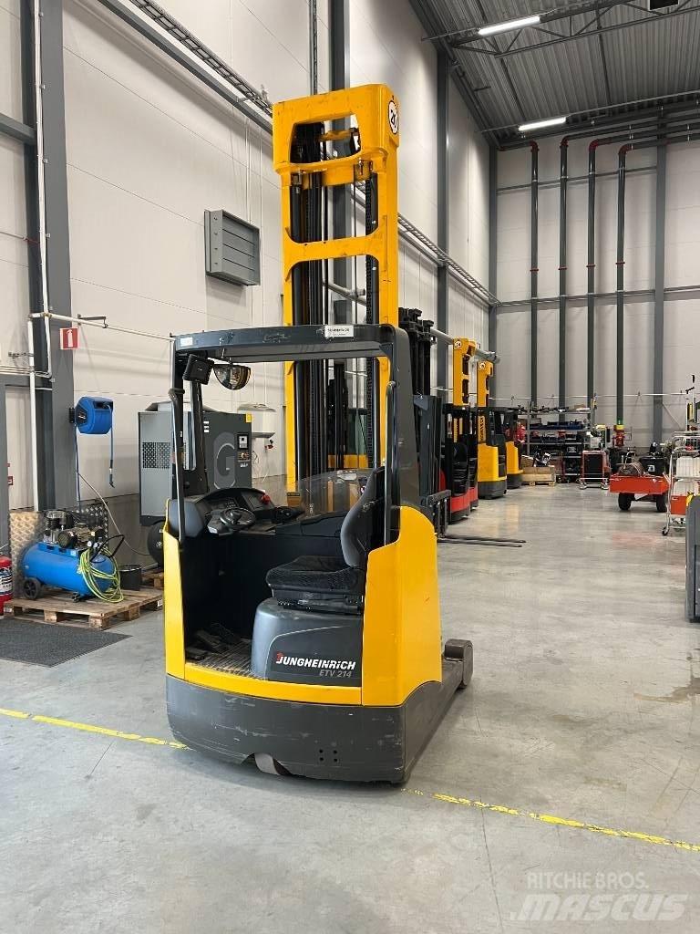 Jungheinrich ETV 214 Chariot à mât rétractable