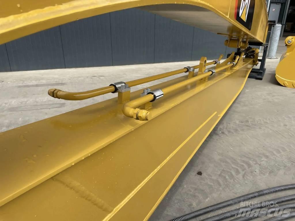 CAT 320D 15m Set Pelle rétro arrière