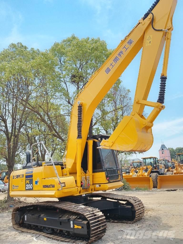 Komatsu PC 200-8 Pelle sur chenilles
