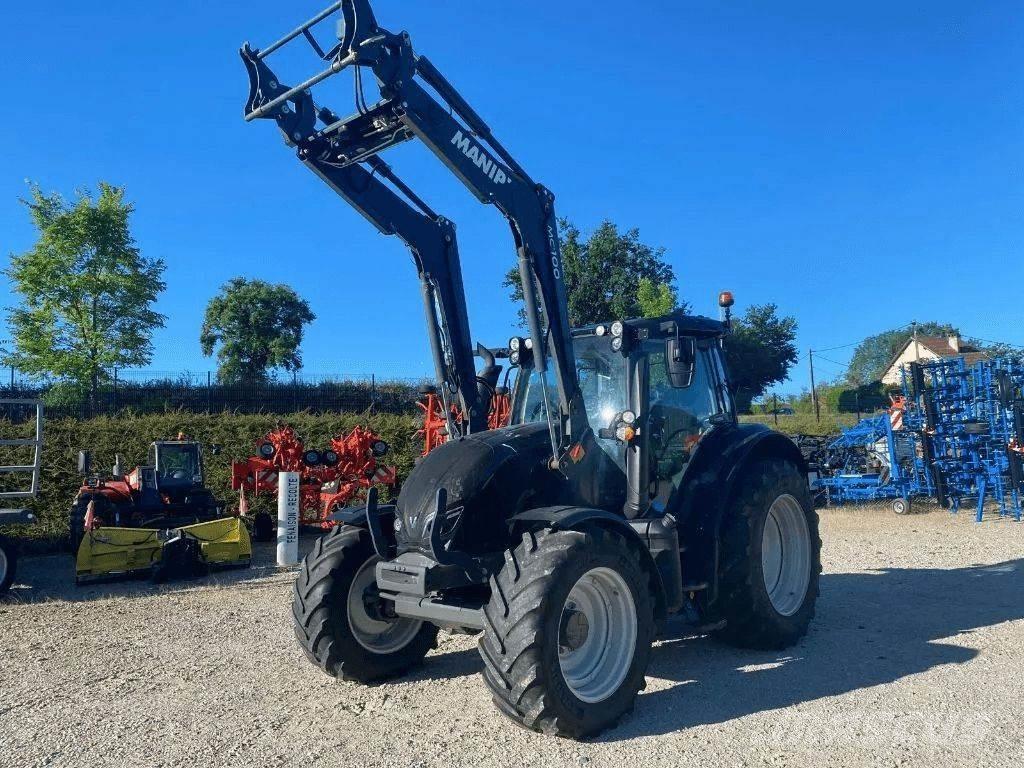 Valtra N134  HiTECH Tracteur