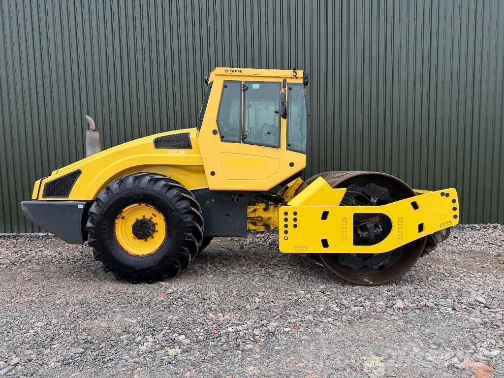 Bomag BW 213 D H-4 Rouleaux monocylindre