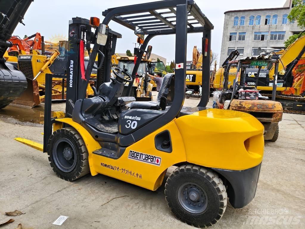 Komatsu FD30 Chariots diesel