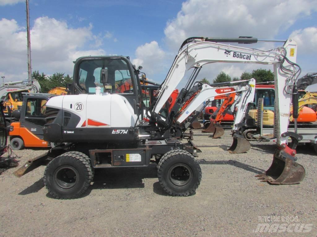 Bobcat E 57 W Pelle sur pneus