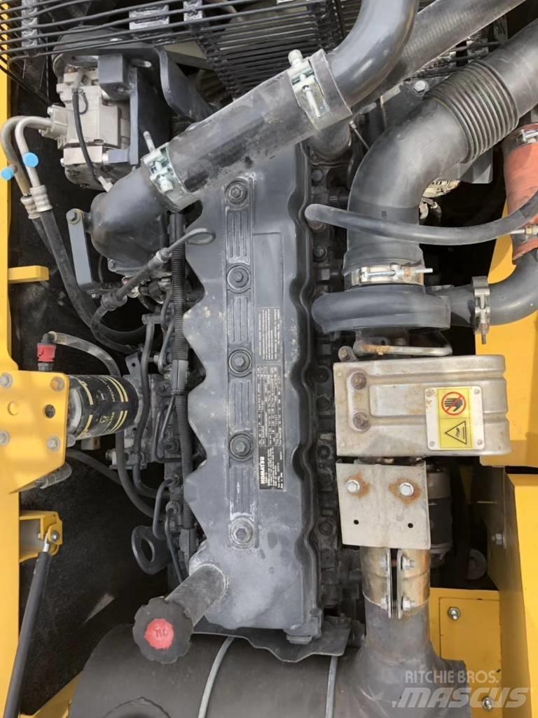 Komatsu 210LC-8 Pelle sur chenilles