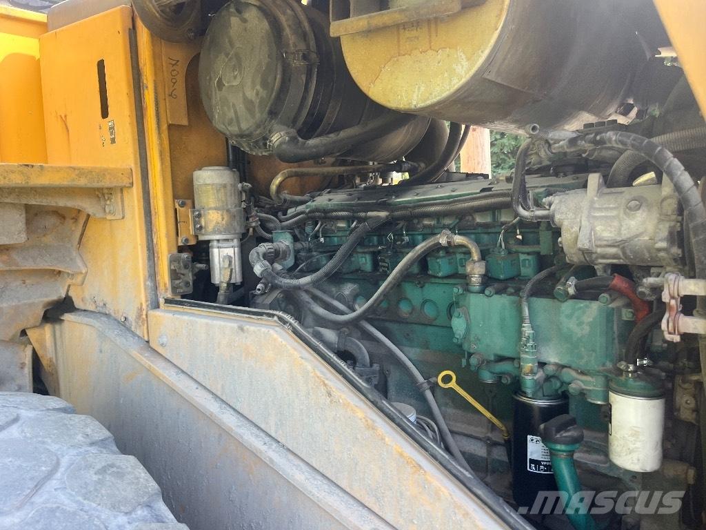 Volvo L 120 E Chargeuse sur pneus