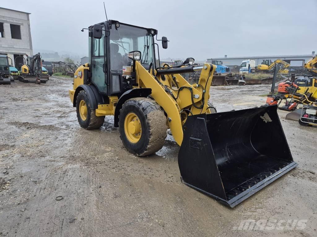 CAT 906M Chargeuse sur pneus