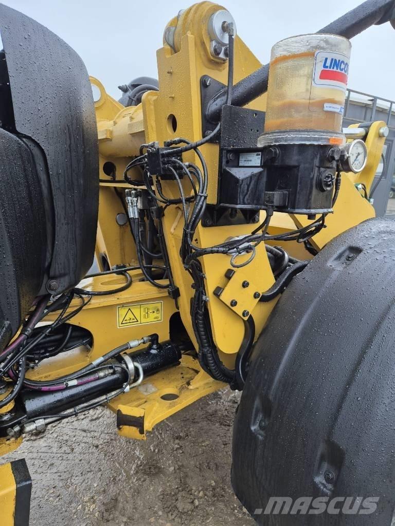 CAT 906M Chargeuse sur pneus