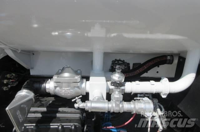 Ford F750 Camion citerne à eau