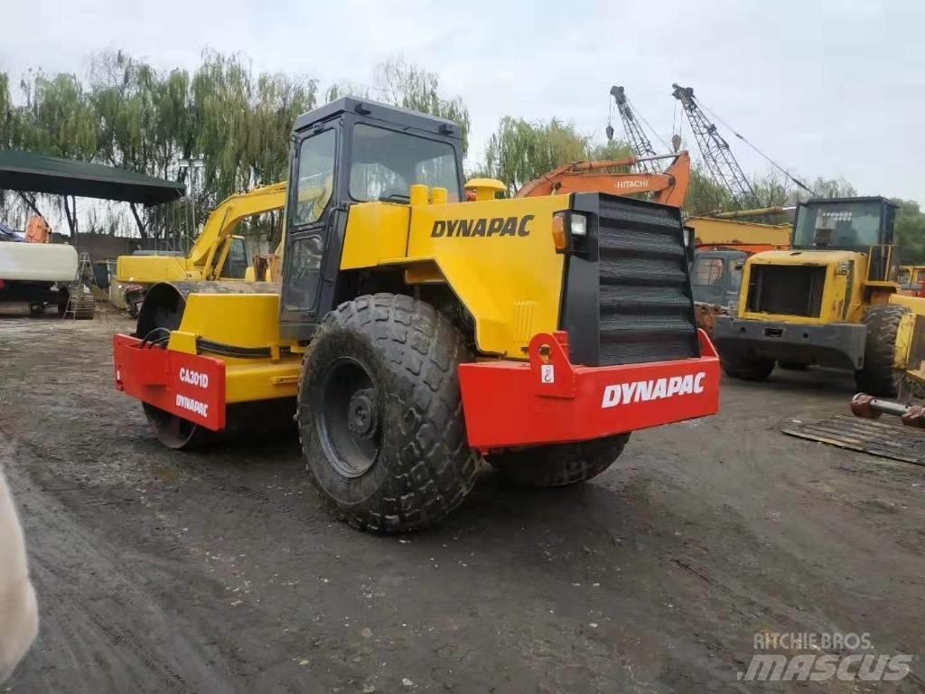 Dynapac CA 301 D Rouleaux monocylindre